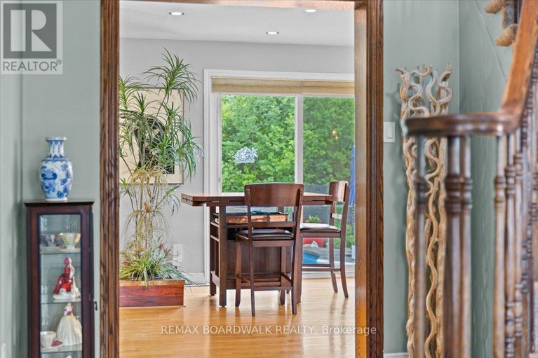 29367759/800-fairwinds-terrace/convent-glen/ottawa/ontario/K1C2X6_13