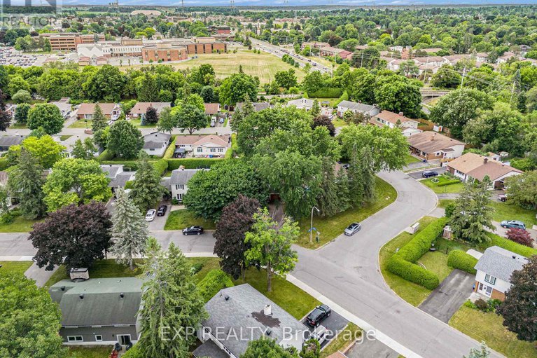 28561493/28-ashgrove-crescent/briargreen/ottawa/ontario/K2G0S3_30