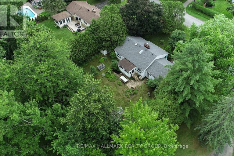 28588248/1307-fairway-drive/manotick-east-to-manotick-station/ottawa/ontario/K4M1B3_32