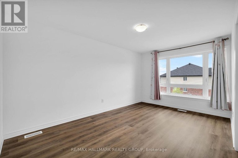 28451825/276-big-dipper-street/riverside-southgloucester-glen/ottawa/ontario/K4M0J6_29