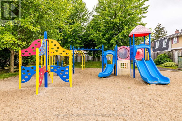 28497718/55-345-kintyre-private/carleton-square/ottawa/ontario/K2C3M6_38