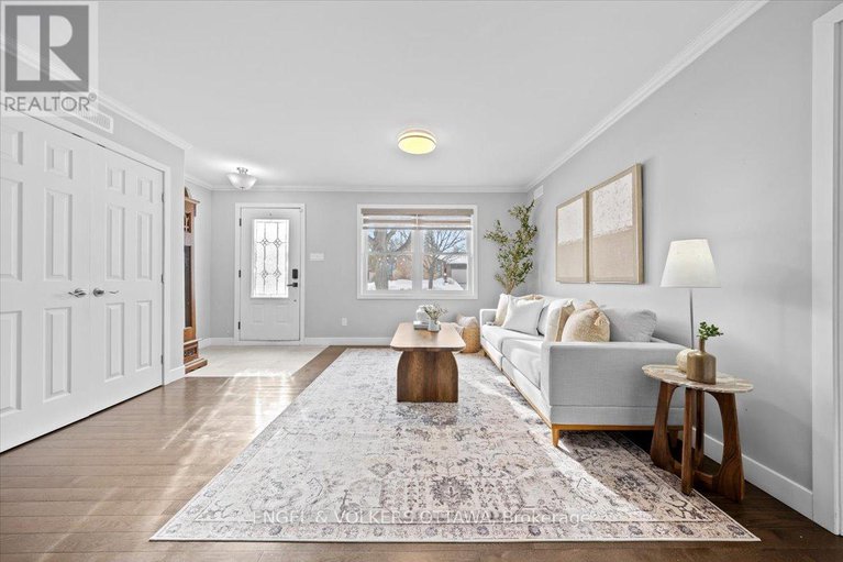 29439628/1005-gold-crescent/queensway-terrace-north/ottawa/ontario/K2B8C4_5