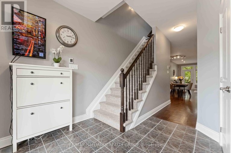 28931176/a-142-queen-mary-street/overbrookcastle-heights/ottawa/ontario/K1K1X5_5