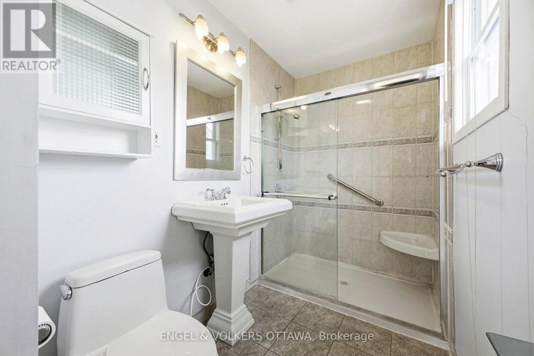 29371717/49-inverness-avenue/borden-farmstewart-farmcarleton-heightsparkwood-hills/ottawa/ontario/K2E6N6_18