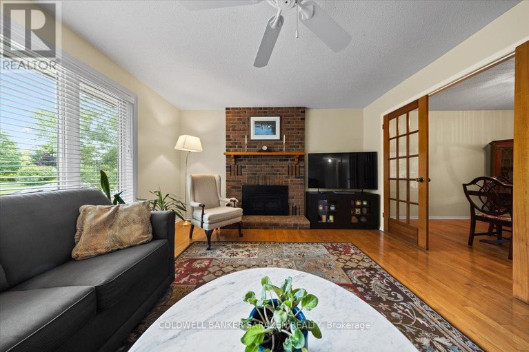 28843846/2303-edward-kidd-crescent/north-gower/ottawa/ontario/K0A2T0_6