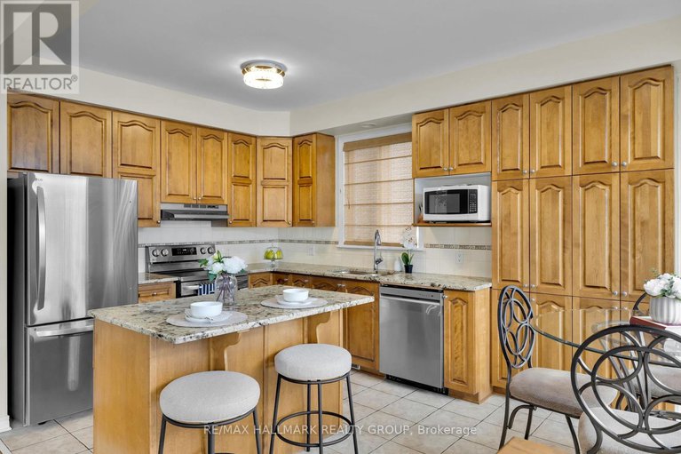 28492504/1924-lobelia-way/springridgeeast-village/ottawa/ontario/K4A4R1_19