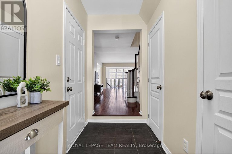 29526467/19-goldthorpe-private-n/stonebridge/ottawa/ontario/K2J5L6_4