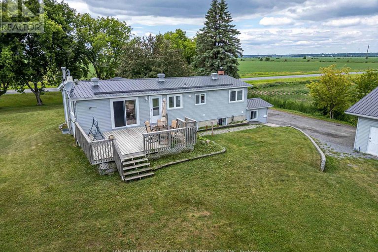 28596144/5616-akins-road-nw/btwn-franktown-rd-fallowfield-rd/ottawa/ontario/K2S1B8_32