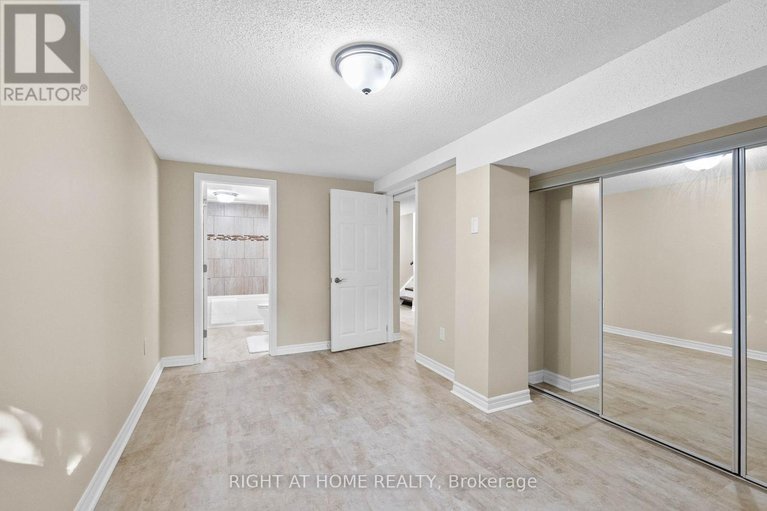 28881913/235-thistledown-court/pheasant-run/ottawa/ontario/K2J1N1_38