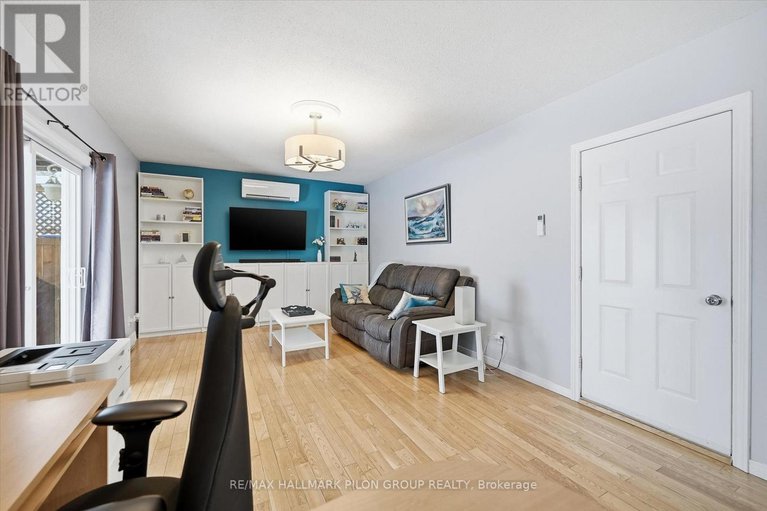 29408731/1326-dussere-street/convent-glen-south/ottawa/ontario/K1C1P4_12