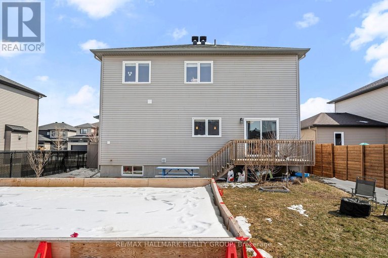 29521538/293-central-park/village-of-russell/russell/ontario/K4R0G2_39