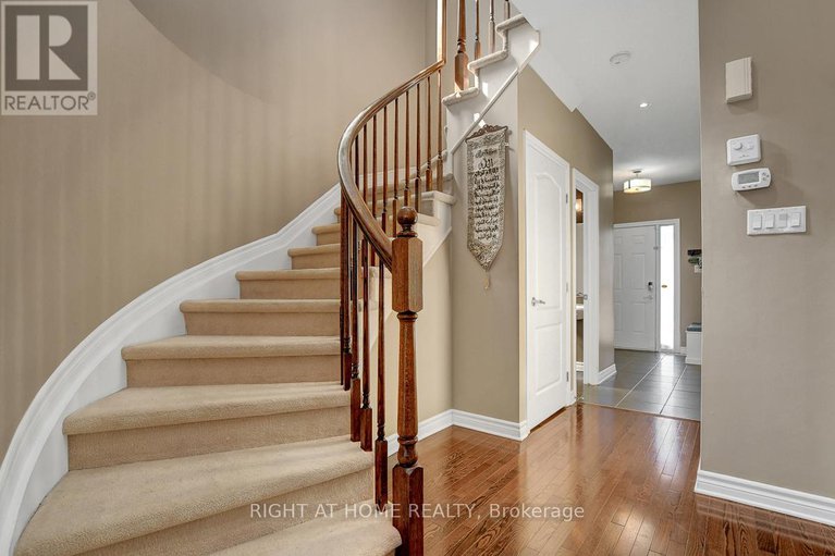 28116304/554-barrick-hill-road/emerald-meadowstrailwest/ottawa/ontario/K2M0B4_5