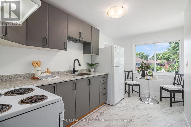28629936/422-queen-mary-street/overbrookcastle-heights/ottawa/ontario/K1K1W5_4