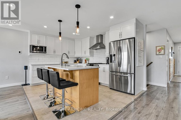 29444354/209-etienne-street/clarencerockland-twp/clarence-rockland/ontario/K0A1E0_12