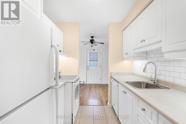 28426609/23d-forester-crescent/westcliffe-estates/ottawa/ontario/K2H8Y1_10