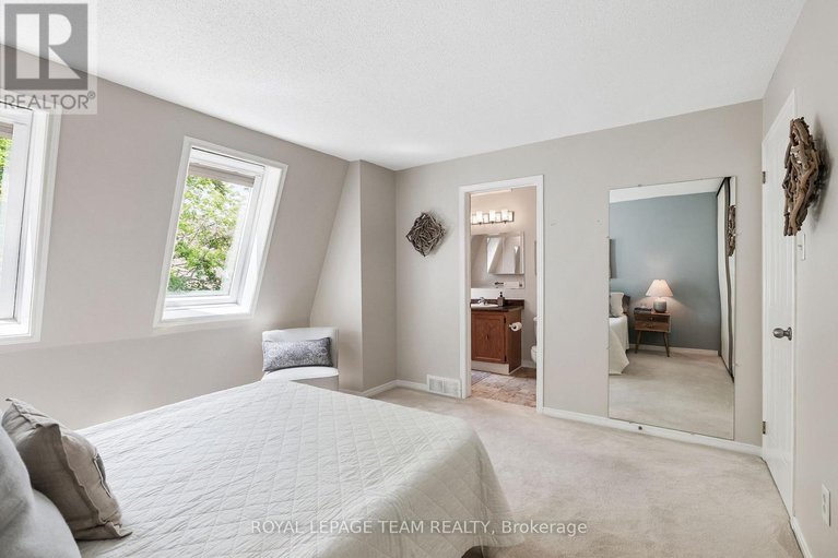 28596547/1473-bryson-lane/sawmill-creektimbermill/ottawa/ontario/K1T2T7_23