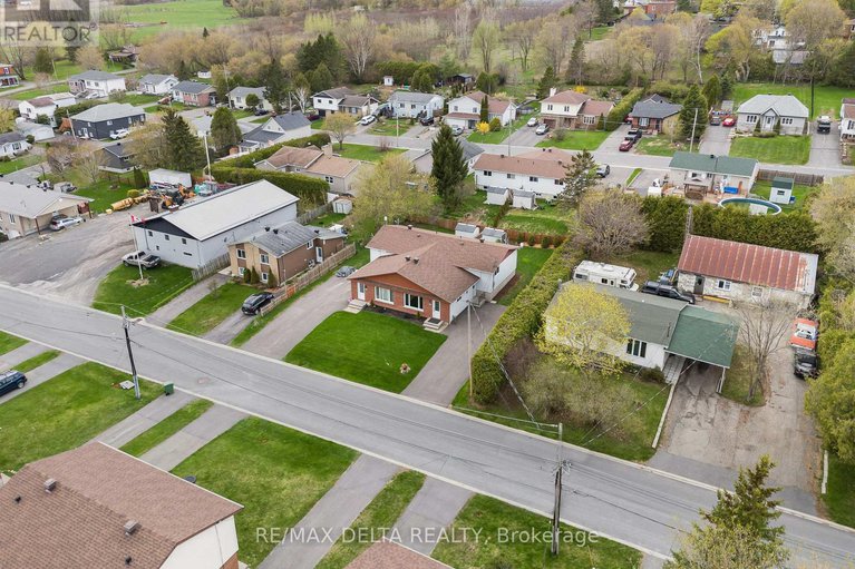 28617212/68-boyd-street/vankleek-hill/champlain/ontario/K0B1R0_21