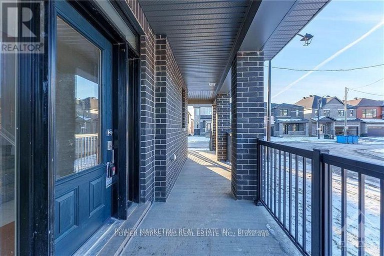 28896980/900-athenry-court/half-moon-bay/ottawa/ontario/K2J7C5_4