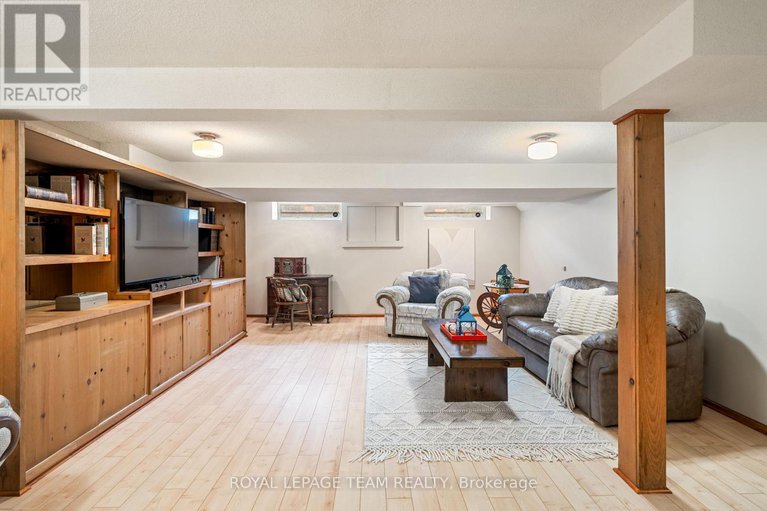 28741168/2128-hubbard-crescent/beacon-hill-north/ottawa/ontario/K1J6L2_34