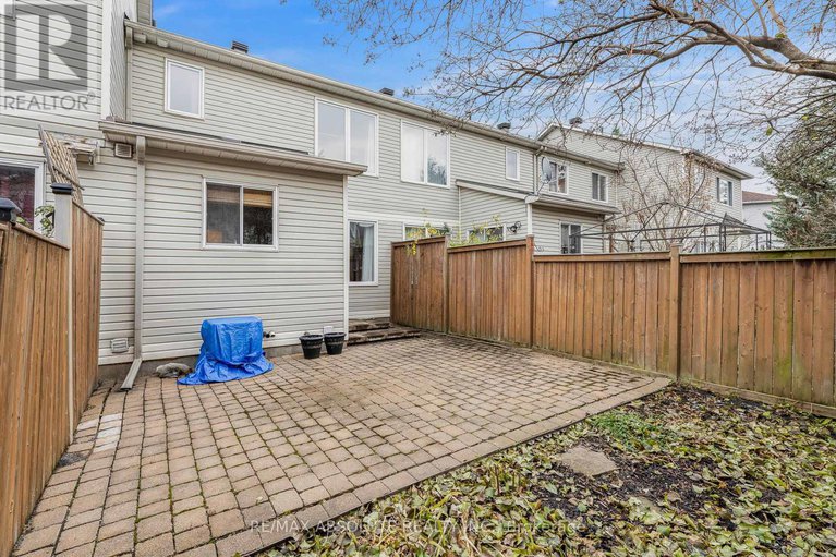 29139961/11-foxden-place/hunt-club-park/ottawa/ontario/K1G6A5_25