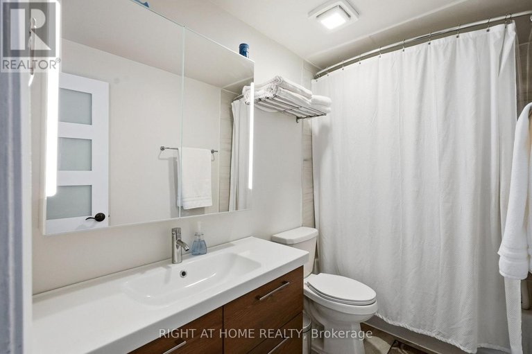 29178225/1633-lafrance-drive/queenswood-heights-south/ottawa/ontario/K1E2L7_11