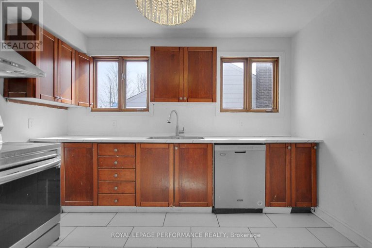 28503920/2647-ayers-avenue/ridgemont/ottawa/ontario/K1V7W7_4