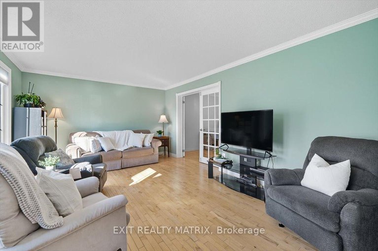 28933679/159-dunlop-crescent/village-of-russell/russell/ontario/K4R1B3_6