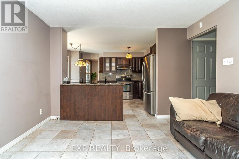28550236/184-des-pins-place/queenswood-heights-south/ottawa/ontario/K1E2T5_10