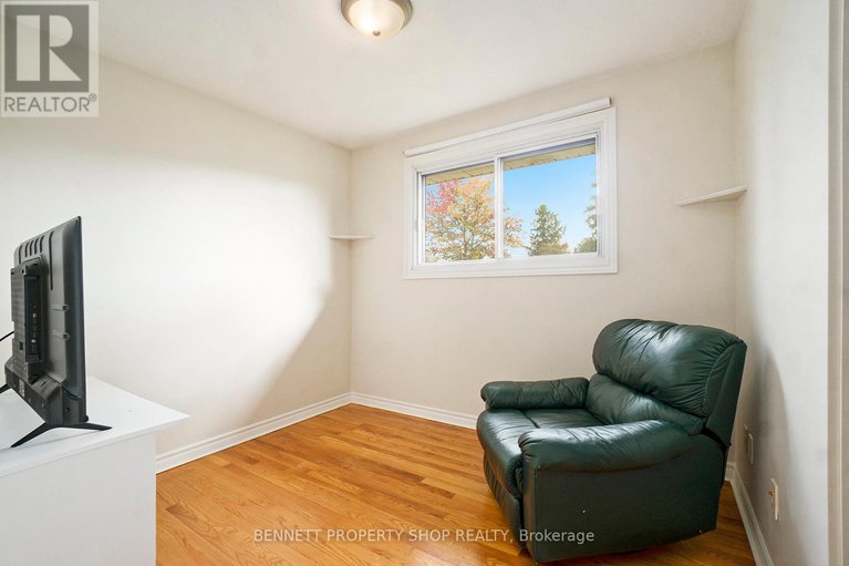 28973672/17-glenmanor-drive/meadowlandscrestview/ottawa/ontario/K2G3E8_15
