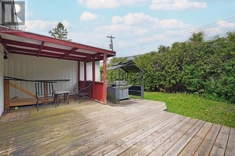 28322181/323-amiens-street/bilberry-creekqueenswood-heights/ottawa/ontario/K1E1N4_27