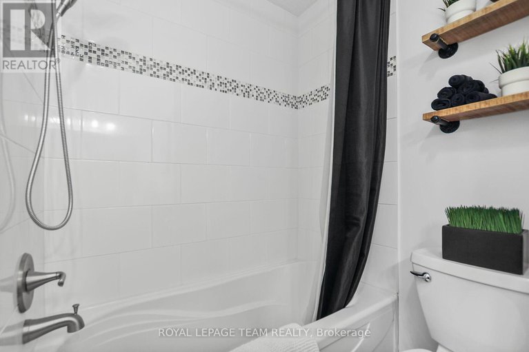 28356426/6489-doctor-blair-crescent/north-gower/ottawa/ontario/K0A2T0_23