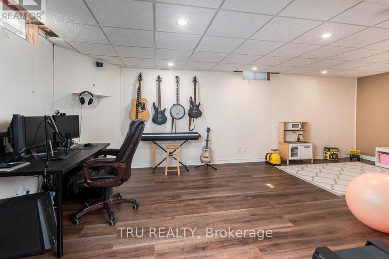 29052301/2757-grand-canal-street/half-moon-bay/ottawa/ontario/K2J0S7_31