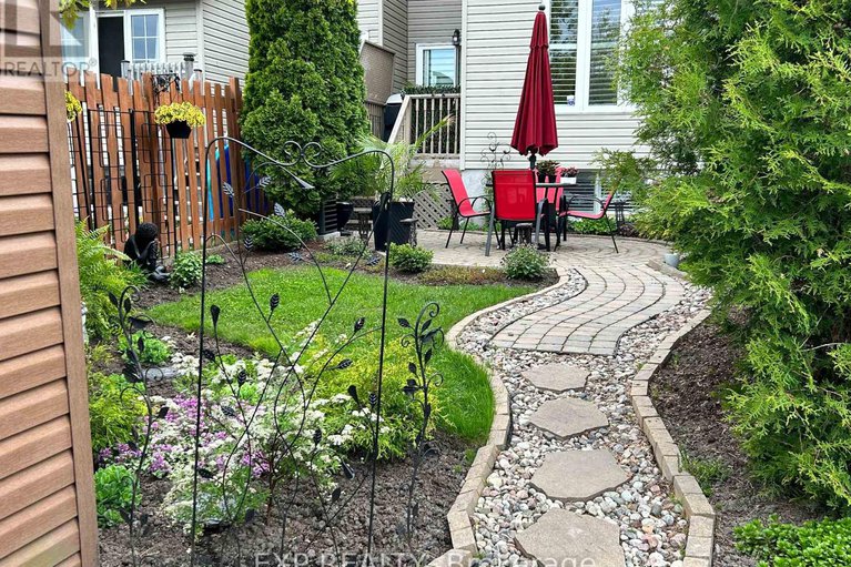 29386918/2092-melette-crescent/avalon-east/ottawa/ontario/K4A4X2_31