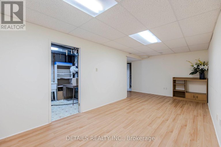 28436731/32-winnegreen-court-w/hunt-club-park/ottawa/ontario/K1G5S2_38