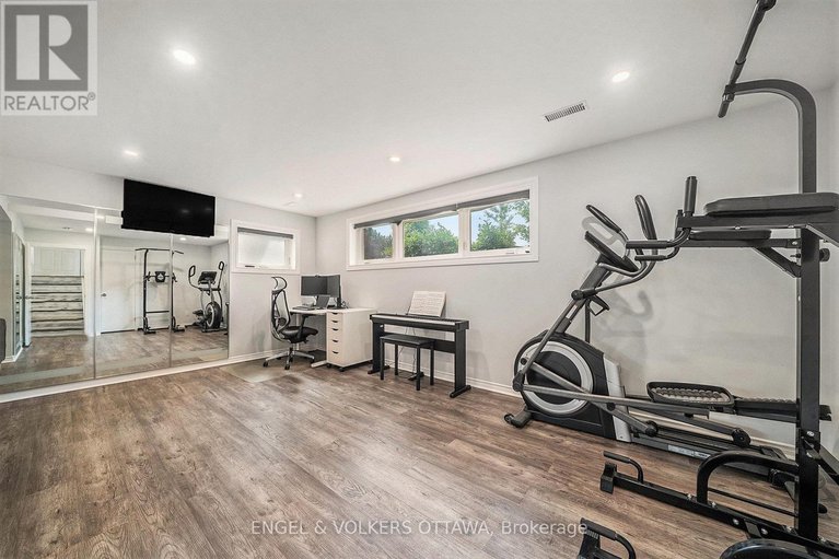 28677315/1841-lorraine-avenue/urbandale-acres/ottawa/ontario/K1H6Z7_24