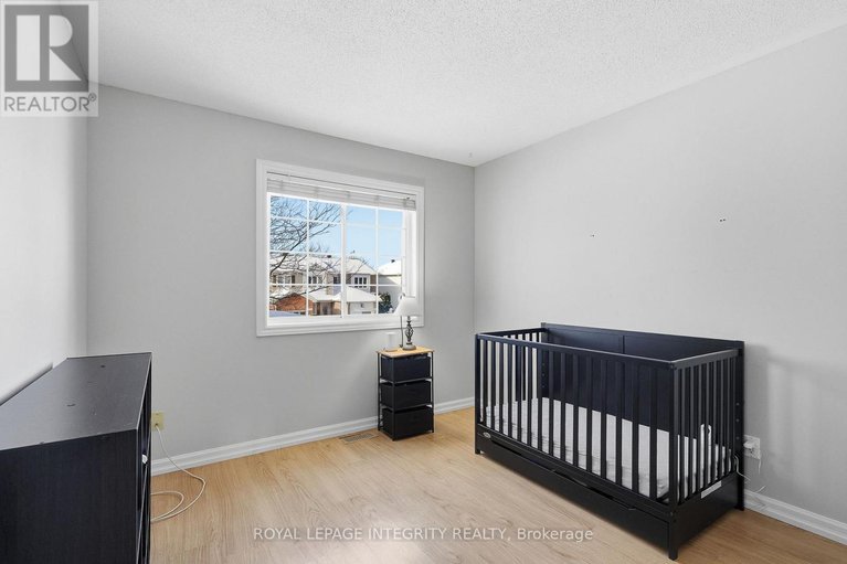 29360291/2049-sunland-drive/fallingbrookgardenway-south/ottawa/ontario/K4A3K8_19