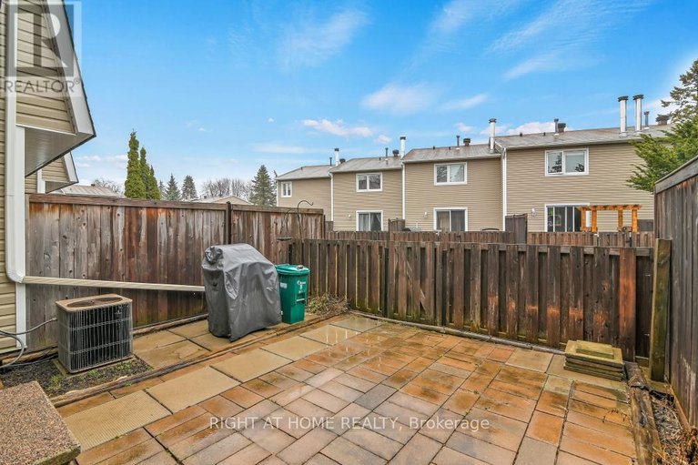 29603149/e-1700-lamoureux-drive/queenswood-heights-south/ottawa/ontario/K1E2N2_27