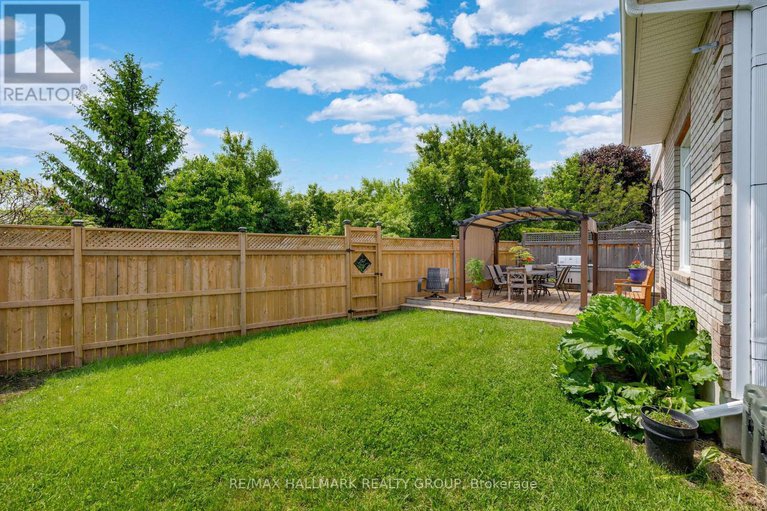 28476381/4136-wolfe-point-way/riverside-southgloucester-glen/ottawa/ontario/K1V1P4_42