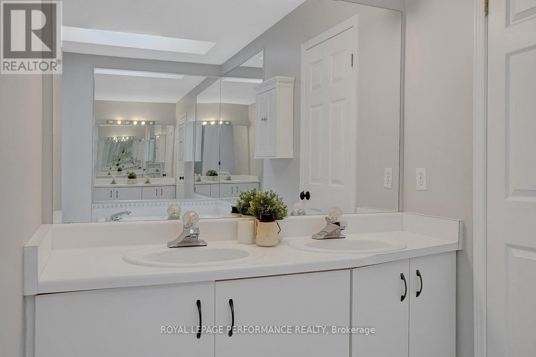 29463580/19-columbus-avenue/overbrook/ottawa/ontario/K1K1R2_38