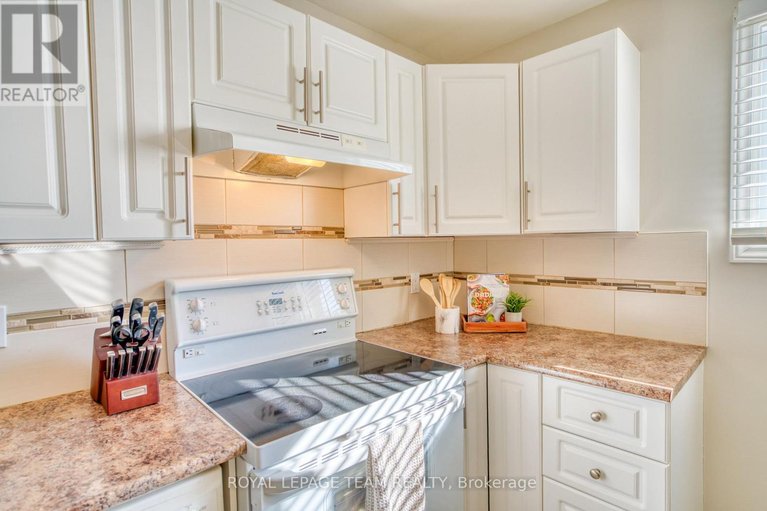 29497051/171-mcclintock-way/katimavik/ottawa/ontario/K2L2A5_8