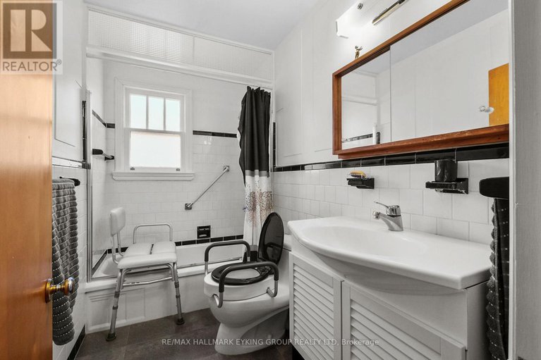 28649702/257-fairmont-avenue/civic-hospital/ottawa/ontario/K1Y1Y4_25