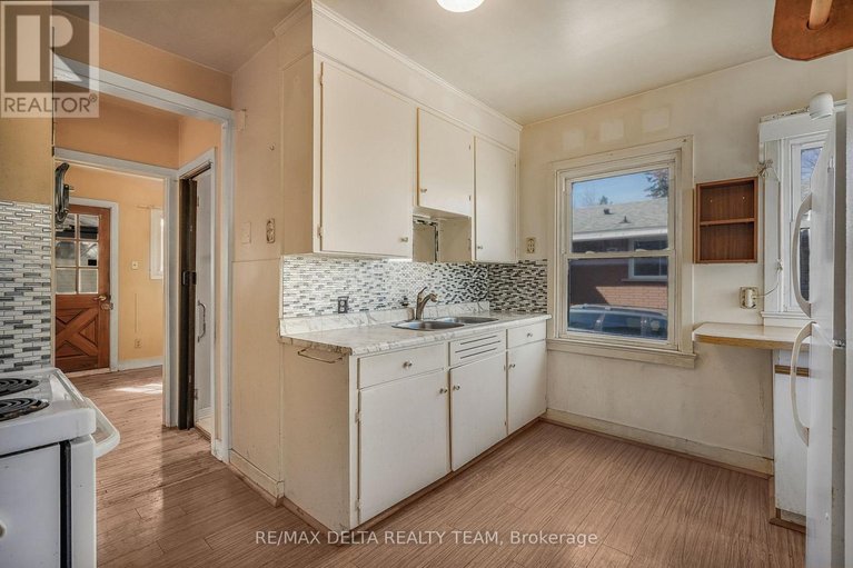 29645620/1242-vancouver-avenue/ellwood/ottawa/ontario/K1V6V3_11