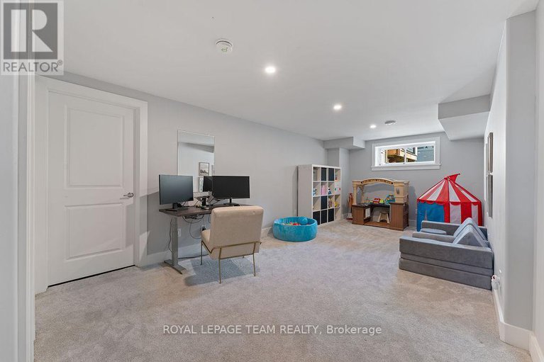 28963123/321-proud-walk/stittsville-south/ottawa/ontario/K2S2L6_38