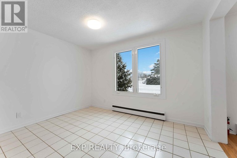 29305103/303-amiens-street/bilberry-creekqueenswood-heights/ottawa/ontario/K1E1N3_10