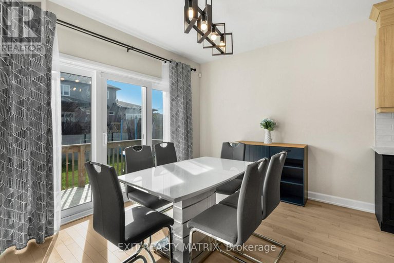 28493432/461-aurora-street/russell-twp/russell/ontario/K4R0L3_13