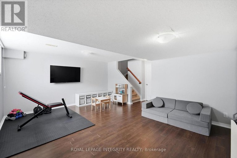 29413396/329-brigitta-street/emerald-meadowstrailwest/ottawa/ontario/K2S0H9_33