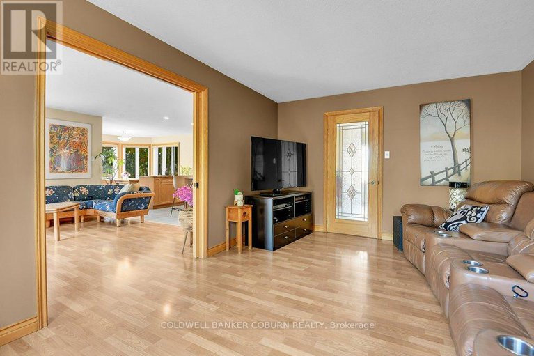 28886183/11229-lakeshore-drive/south-dundas-matilda-twp/south-dundas/ontario/K0E1K0_6