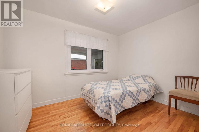 29110851/2243-hillary-avenue/alta-vista/ottawa/ontario/K1H7H7_13