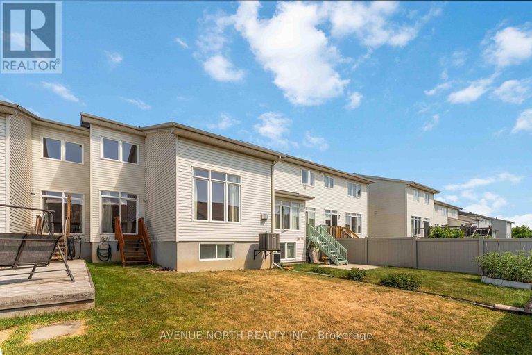 28741072/241-waymark-crescent/bridlewood/ottawa/ontario/K2M0A6_28