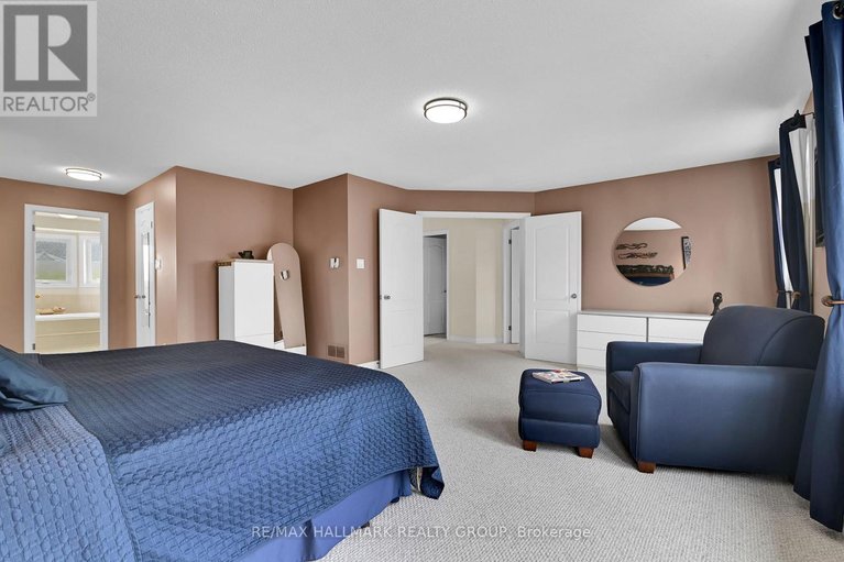 29674273/21-hime-crescent/hunt-club-park/ottawa/ontario/K1G4S1_17